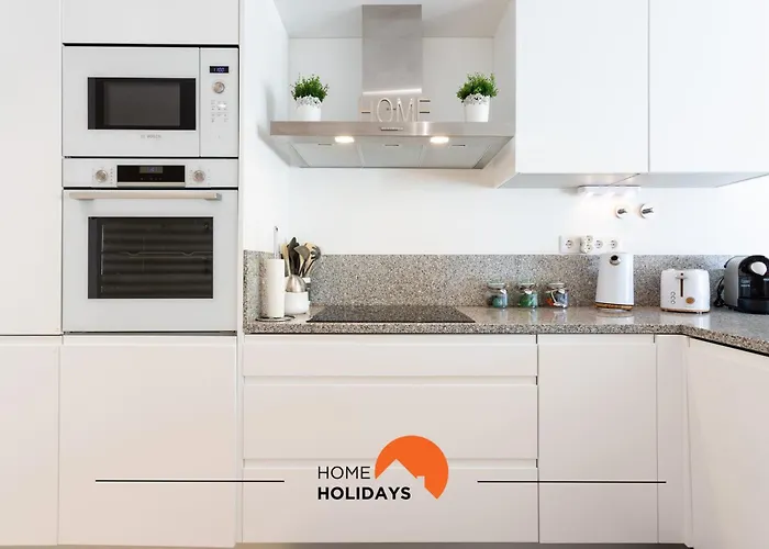 #200 Panoramic Flat By Holidays *