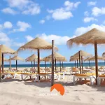 #200 Panoramic Flat By Holidays *