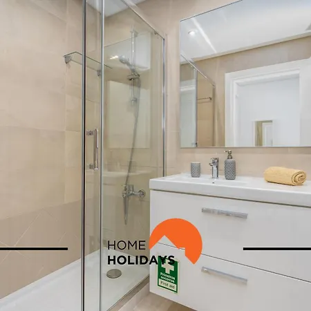 #200 Panoramic Flat By Holidays דירה