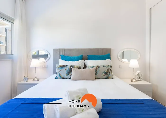 #200 Panoramic Flat By Holidays *