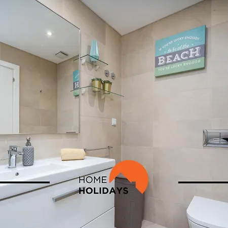#200 Panoramic Flat By Holidays Daire