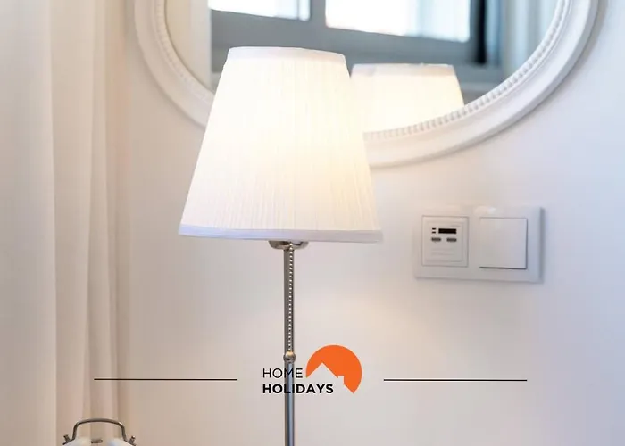 #200 Panoramic Flat By Holidays *